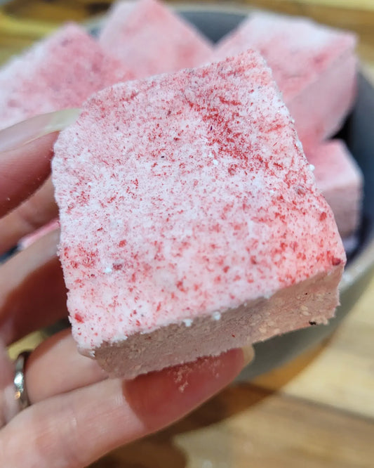 Strawberry and rose sugar gourmet marshmallows
